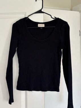Universal Thread Black Ribbed Scoop Neck Long Sleeve Top